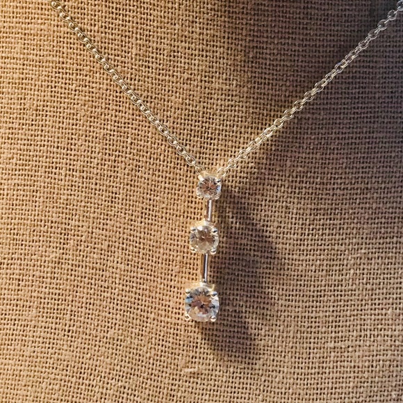 Jewelry - VINTAGE STERLING SILVER CZ PENDANT NECKLACE